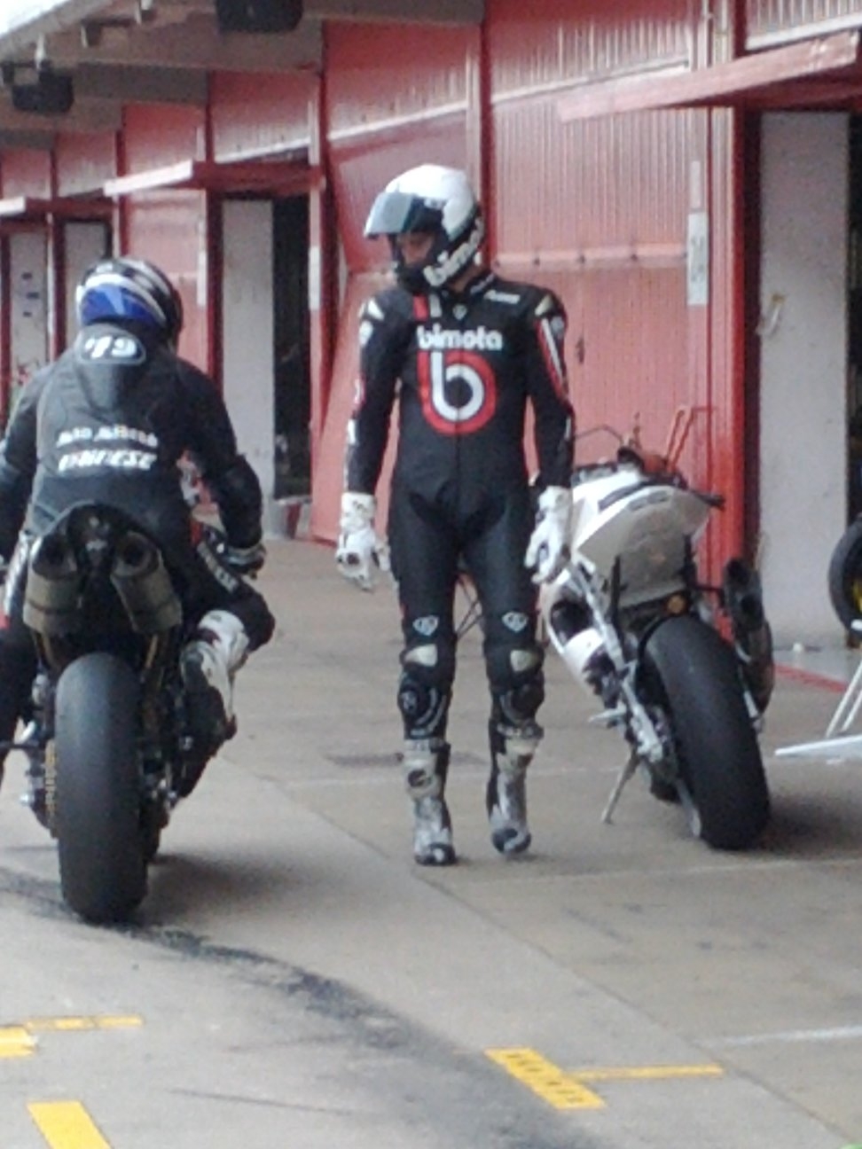 Ruben Xaus cu Bimota pe Circuit de Catalunya