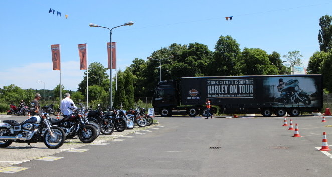 Harley on tour 2016